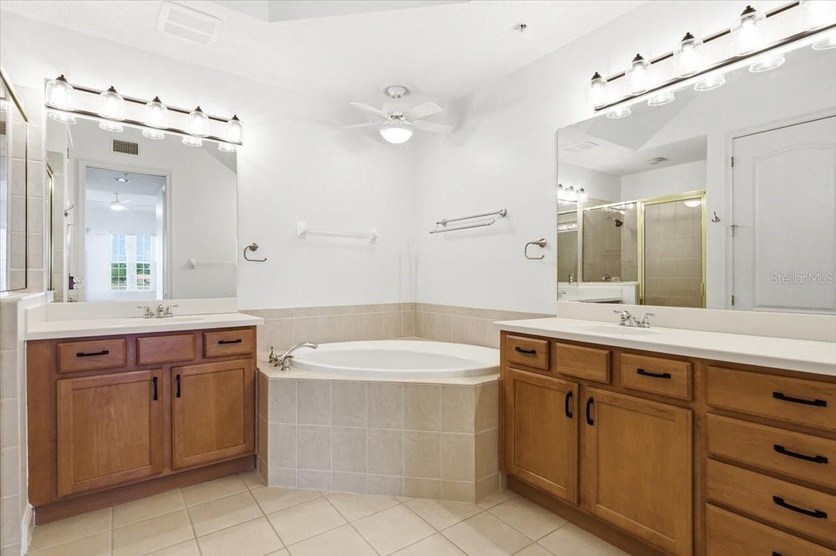THE MOORINGS AT EDGEWATER II CONDO - Residential