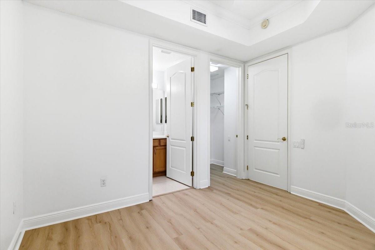 THE MOORINGS AT EDGEWATER II CONDO - Residential