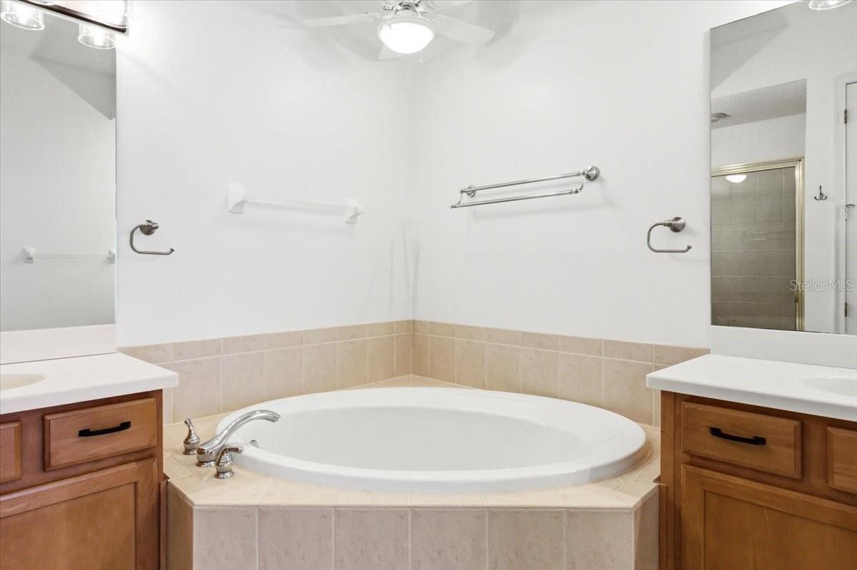 THE MOORINGS AT EDGEWATER II CONDO - Residential