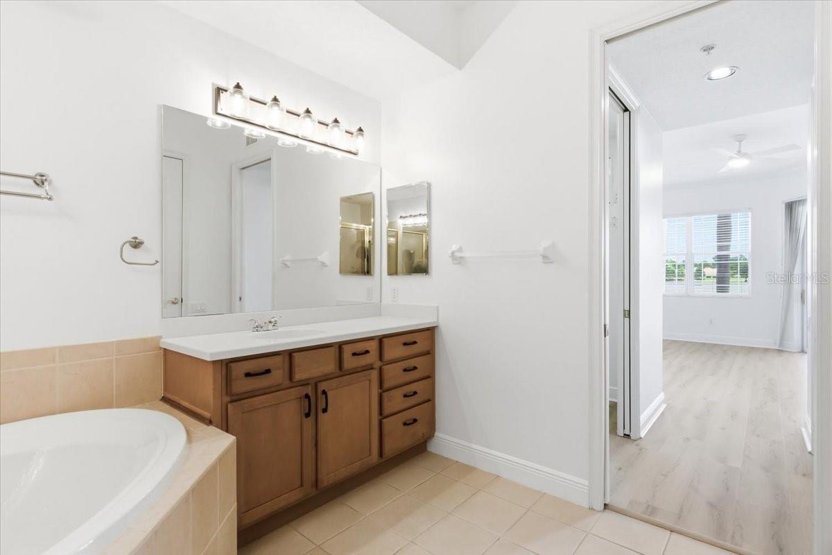 THE MOORINGS AT EDGEWATER II CONDO - Residential