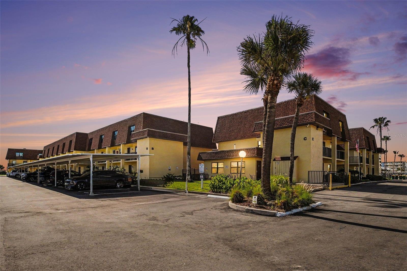 COCOA BEACH CLUB - Residential