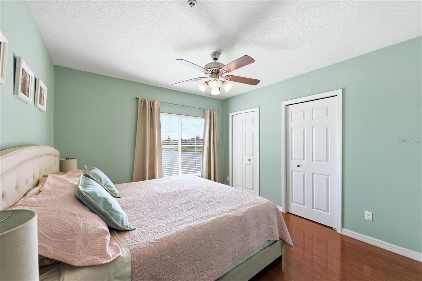 LAKESIDE VILLAGE TOWNHOME - Residential