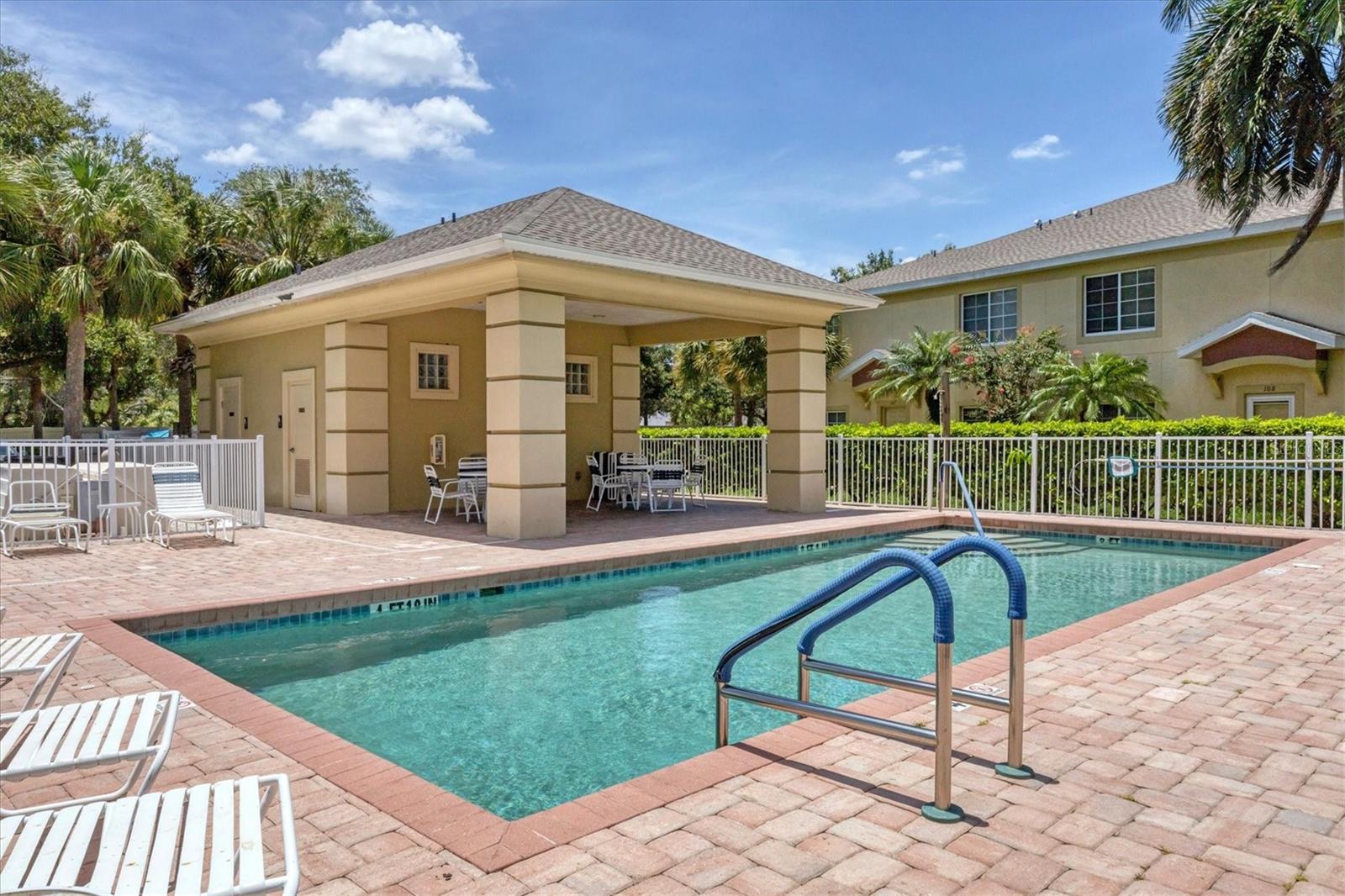LAKESIDE VILLAGE TOWNHOME - Residential