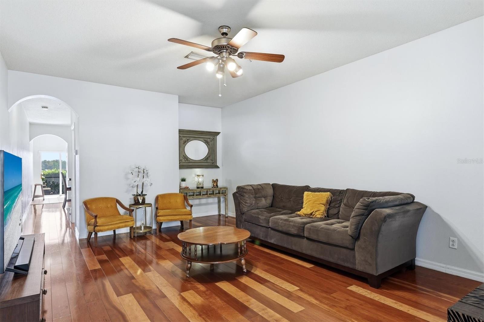 LAKESIDE VILLAGE TOWNHOME - Residential
