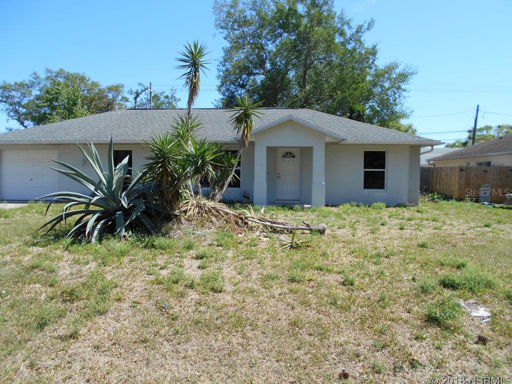 THIS 3/2 SPLIT PLAN FENCED  BLOCK HOME BUILT IN 2003   HAS GREAT BONES JUST NEEDS A LITTLE TLC.. NEW A/C IN 2015, NICE KITCHEN AND BATHROOMS. THIS IS A GREAT STARTER HOME OR RENTAL INVESTMENT. ;Water: City