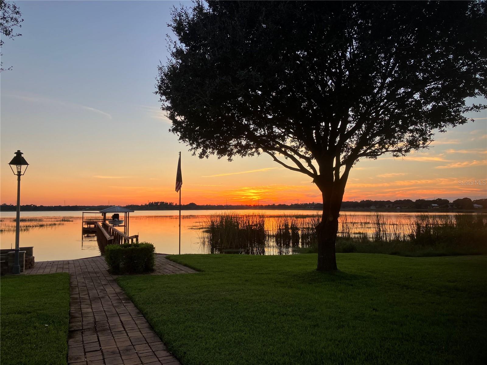 AVON LAKES SUB - Residential