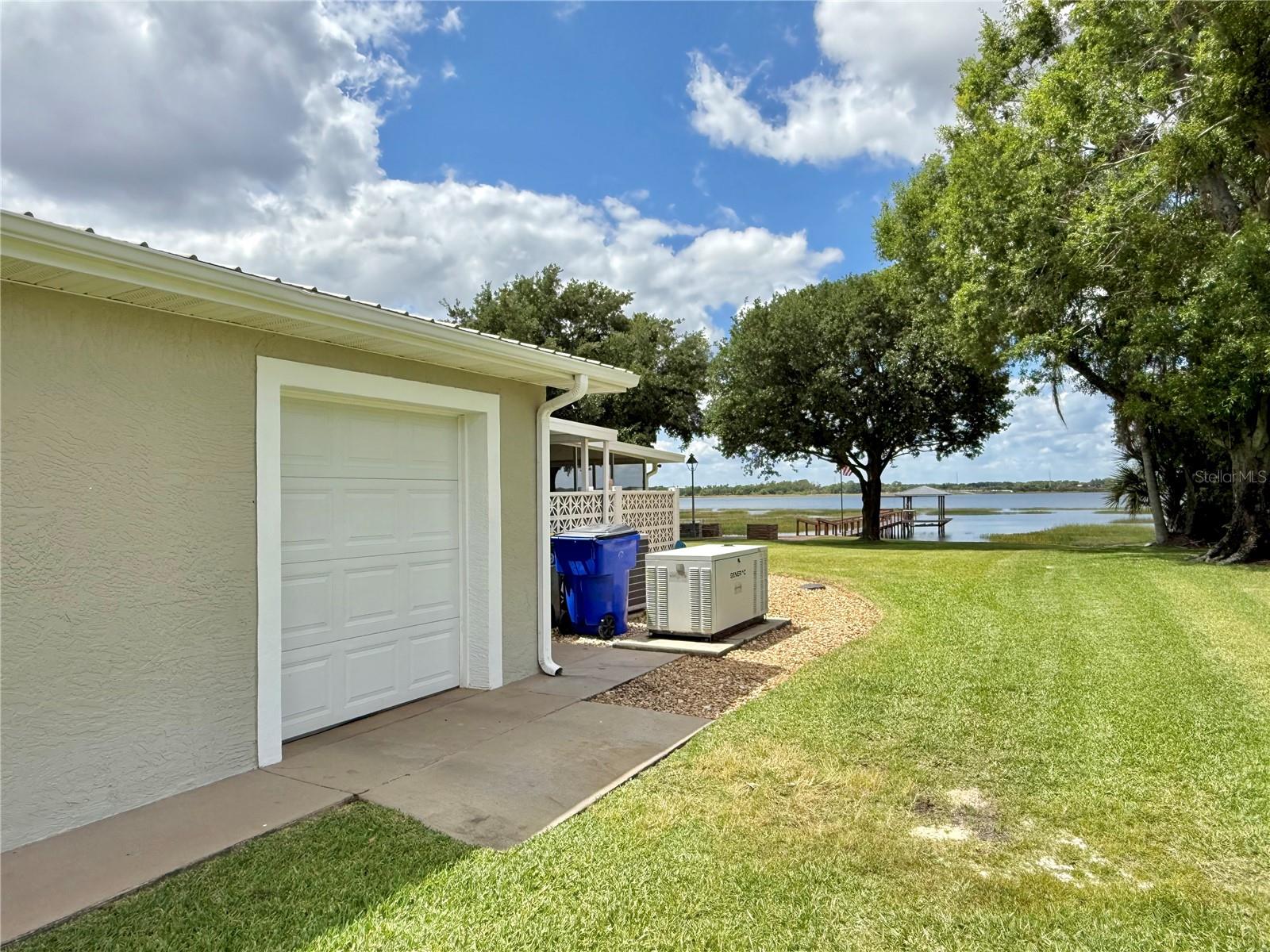 AVON LAKES SUB - Residential