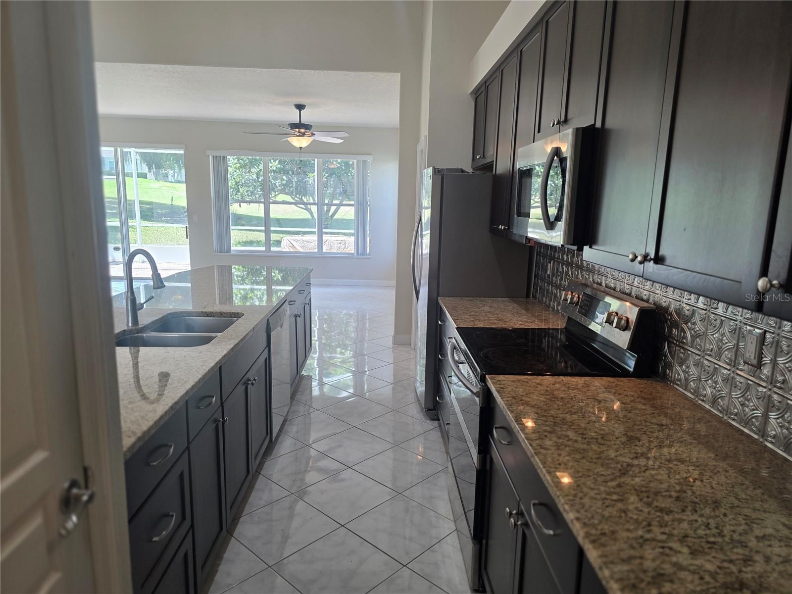 SOUTH HAMPTON AT KINGS RIDGE - Residential
