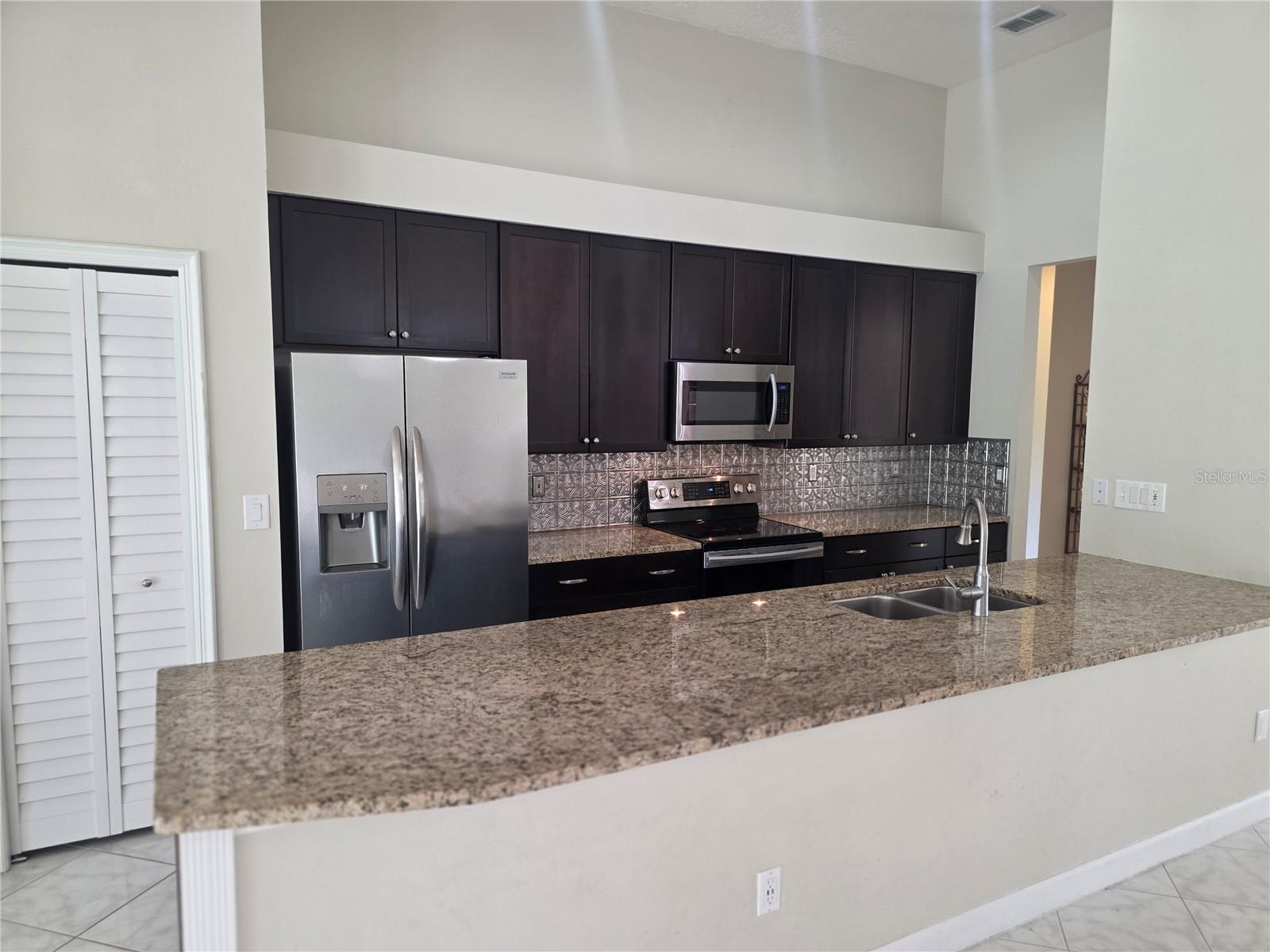SOUTH HAMPTON AT KINGS RIDGE - Residential