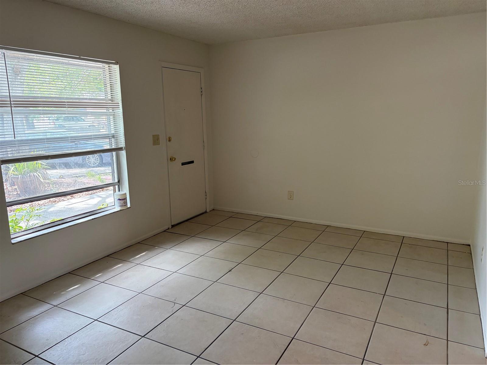 ACREAGE - Residential Lease