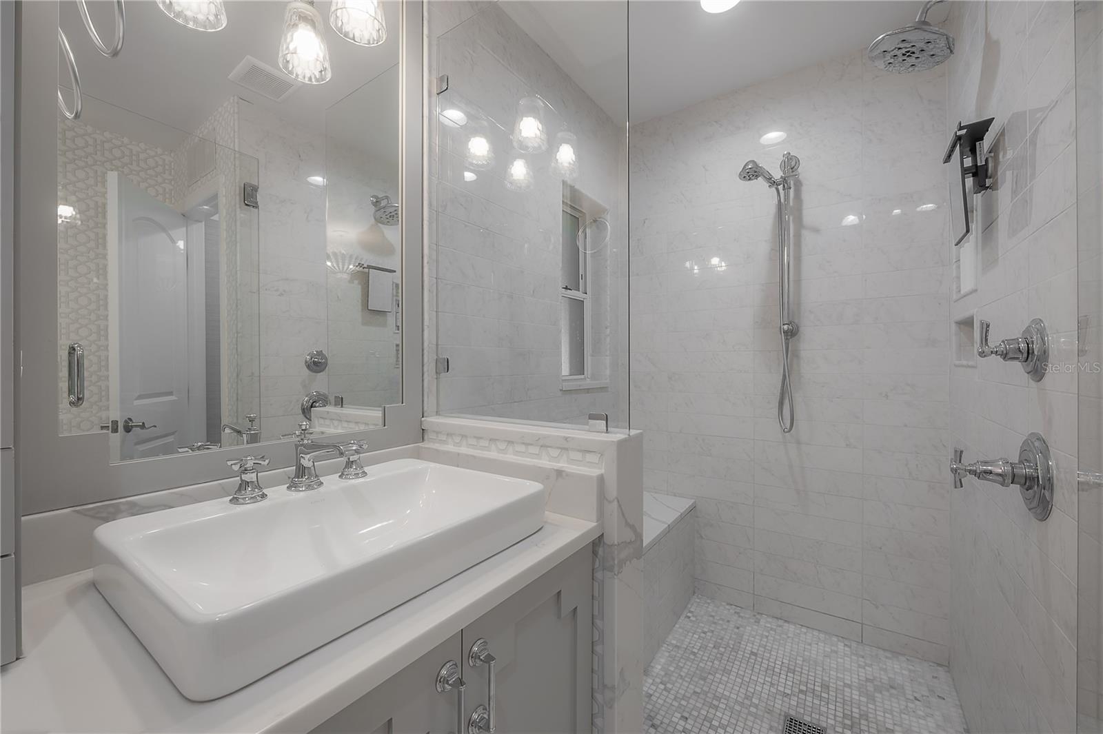 FOREST HILLS - Residential