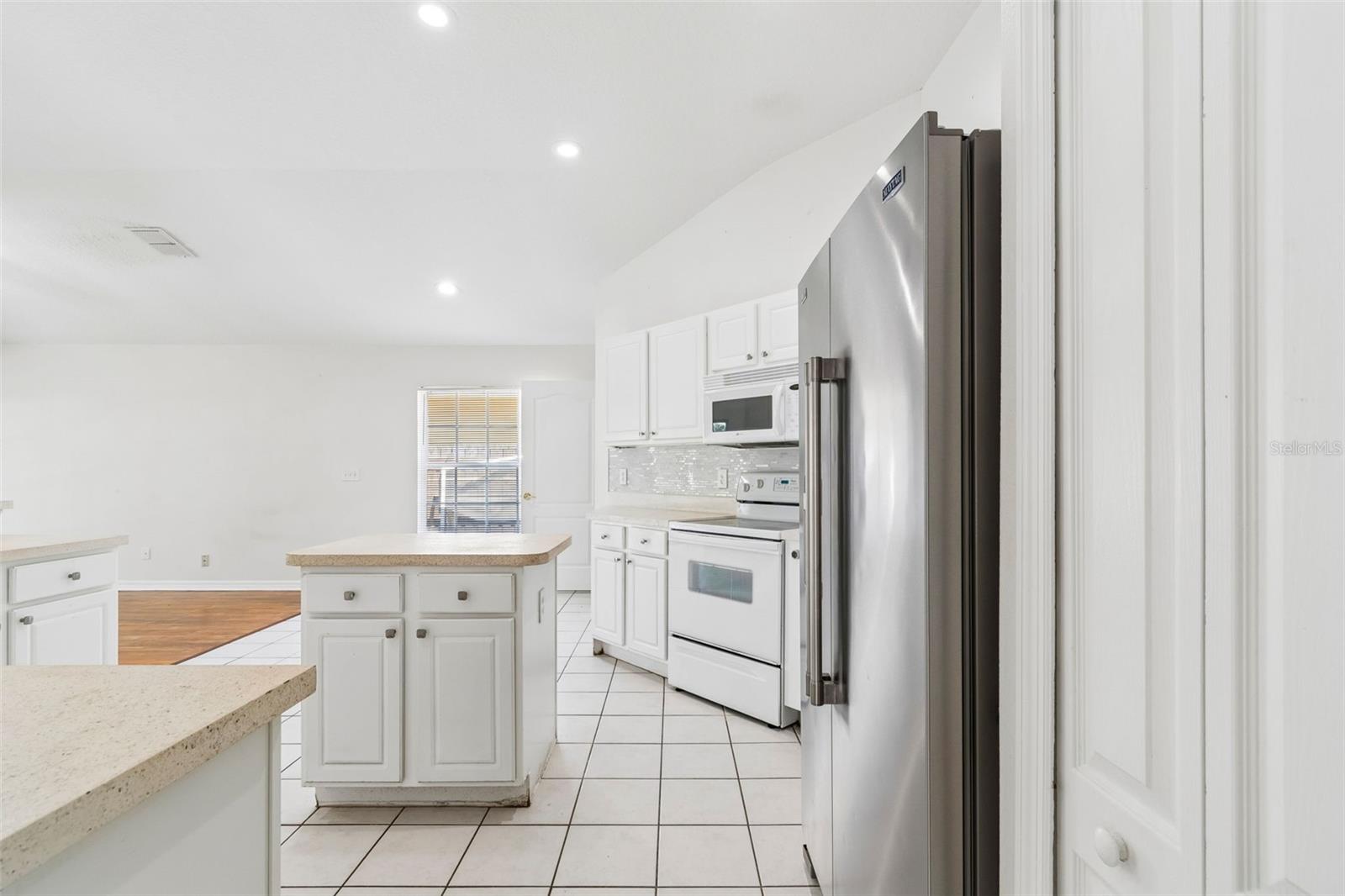 MEADOW POINTE - Residential