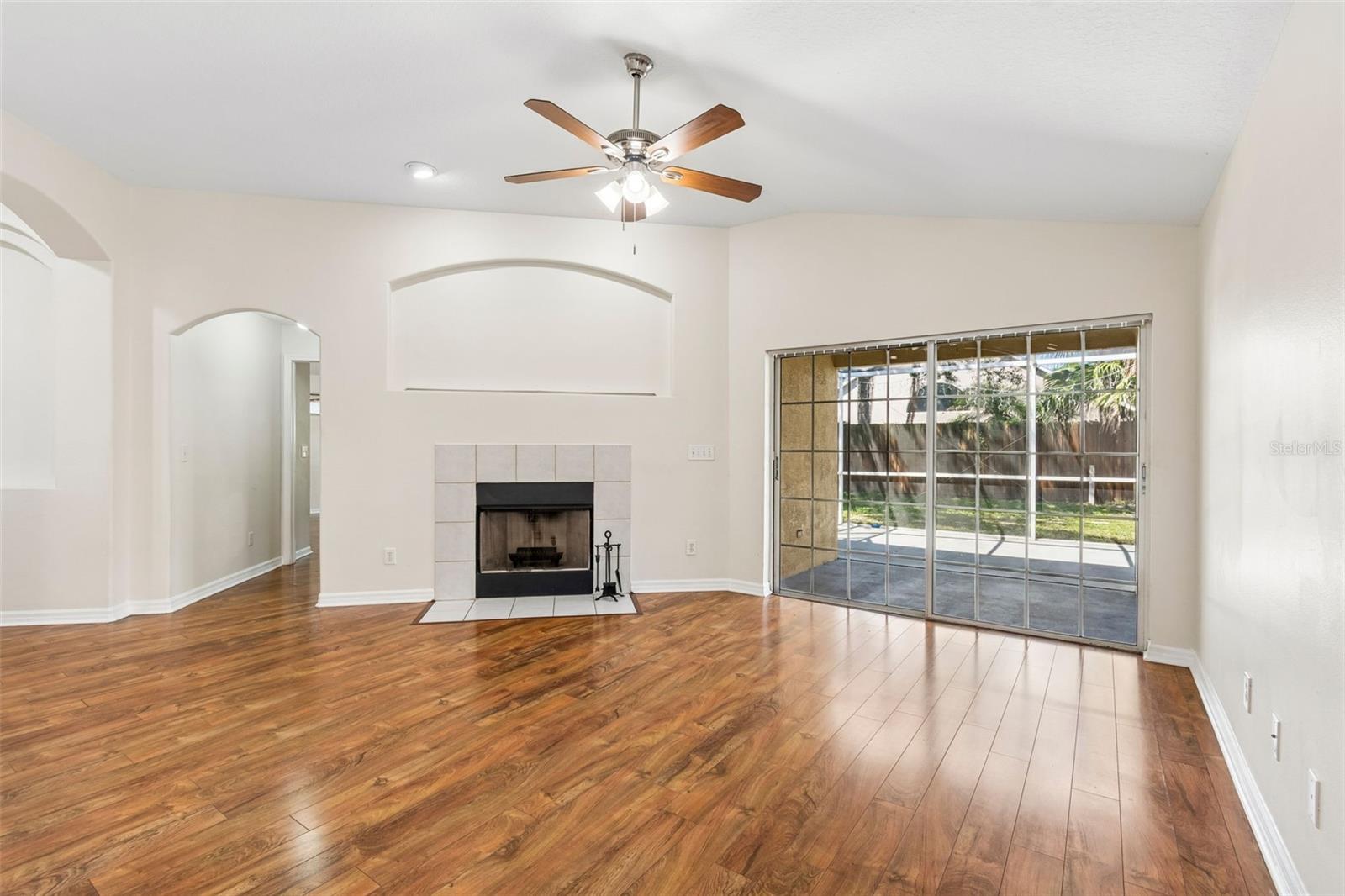 MEADOW POINTE - Residential