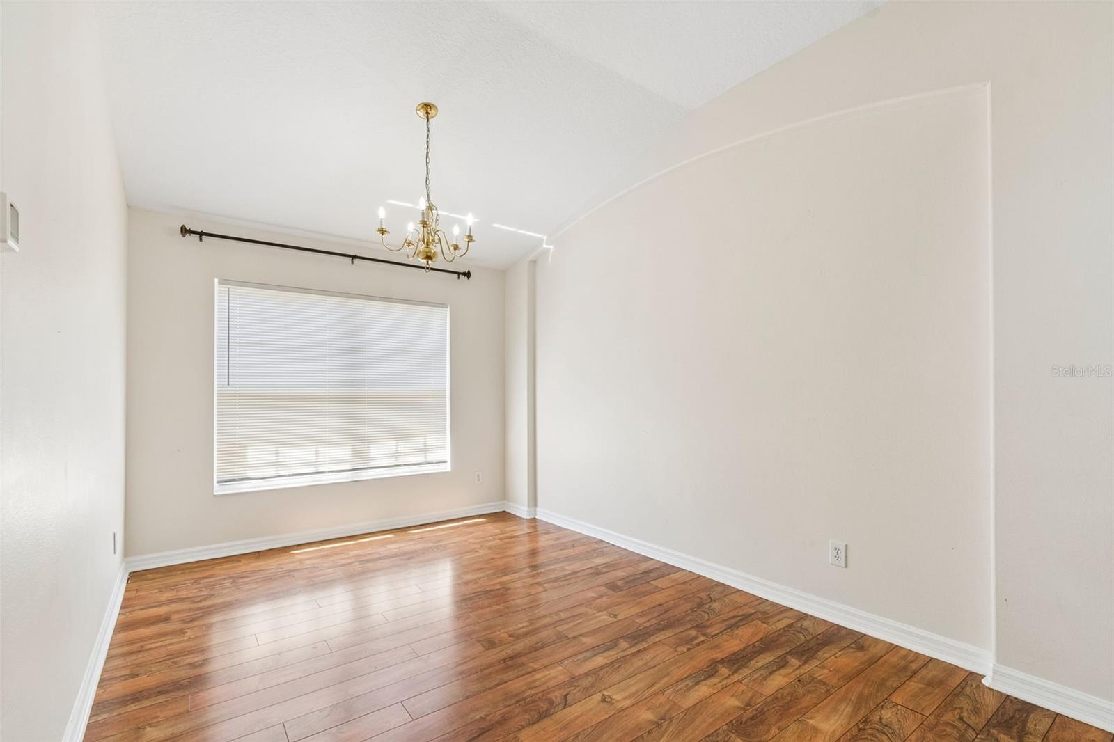 MEADOW POINTE - Residential