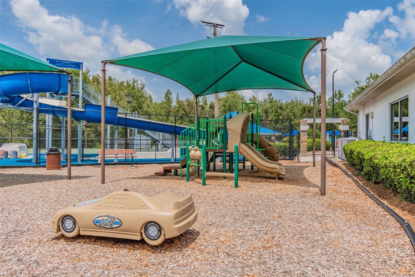 MEADOW POINTE - Residential