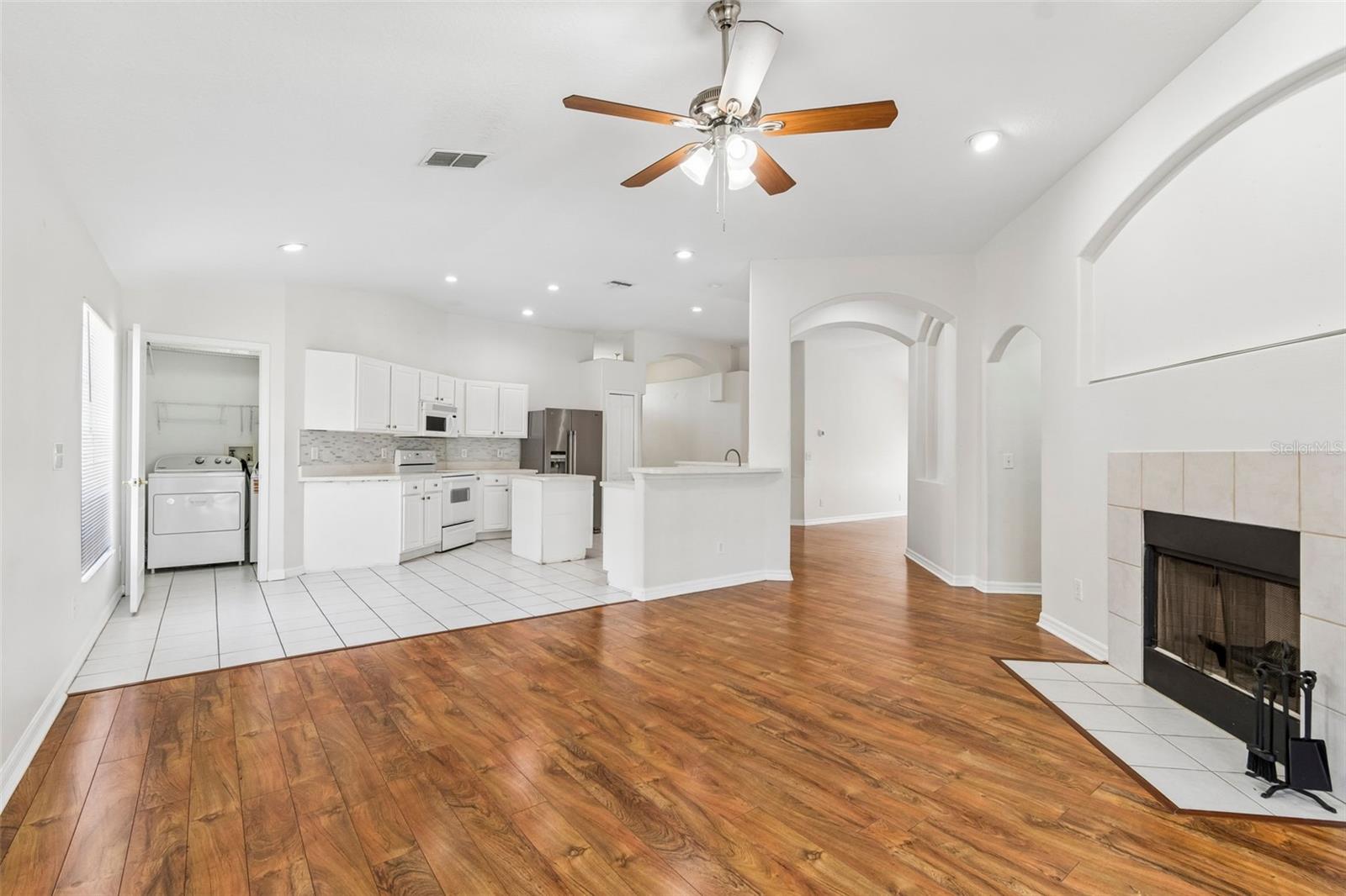 MEADOW POINTE - Residential