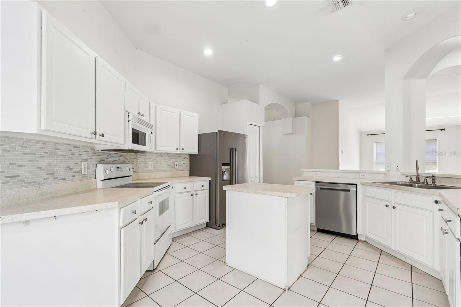 MEADOW POINTE - Residential