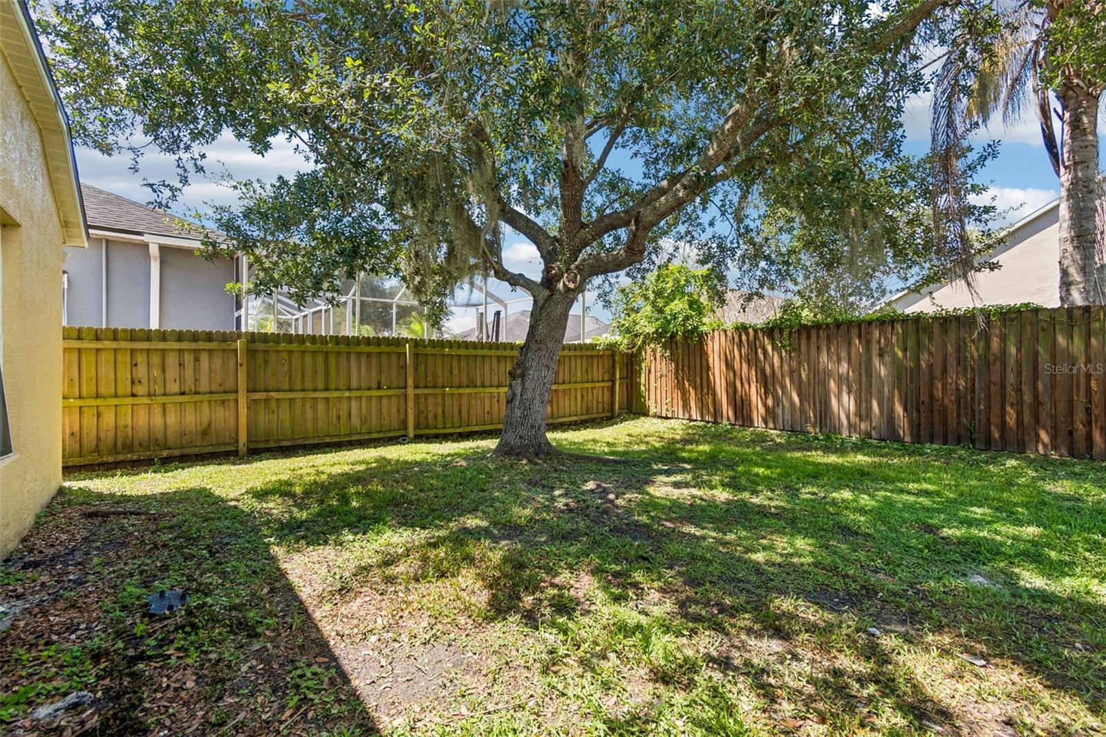 MEADOW POINTE - Residential