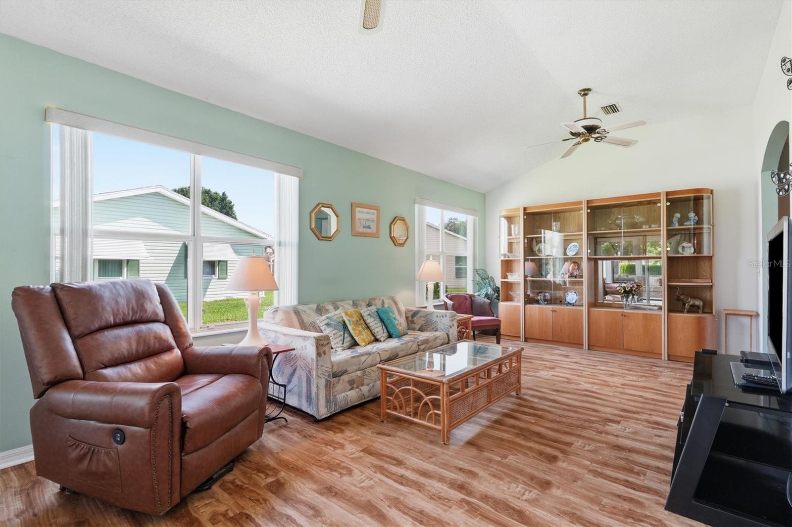 LADY LAKE ORANGE BLOSSOM GARDENS UNIT 14 - Residential