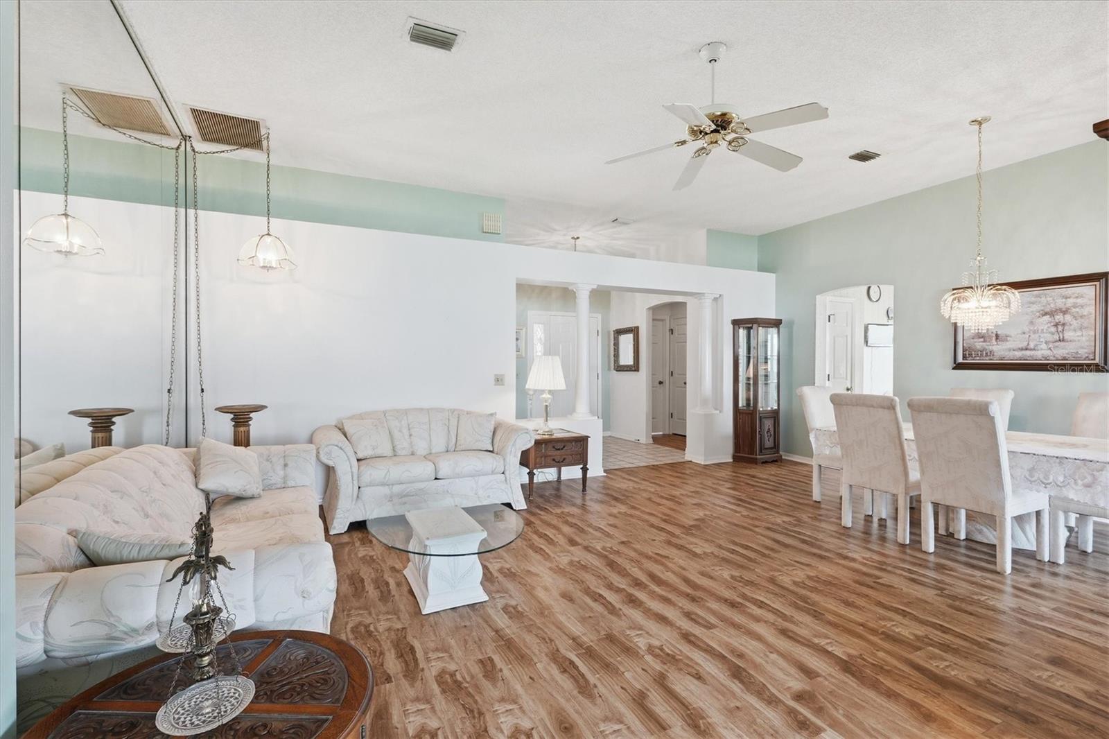 LADY LAKE ORANGE BLOSSOM GARDENS UNIT 14 - Residential