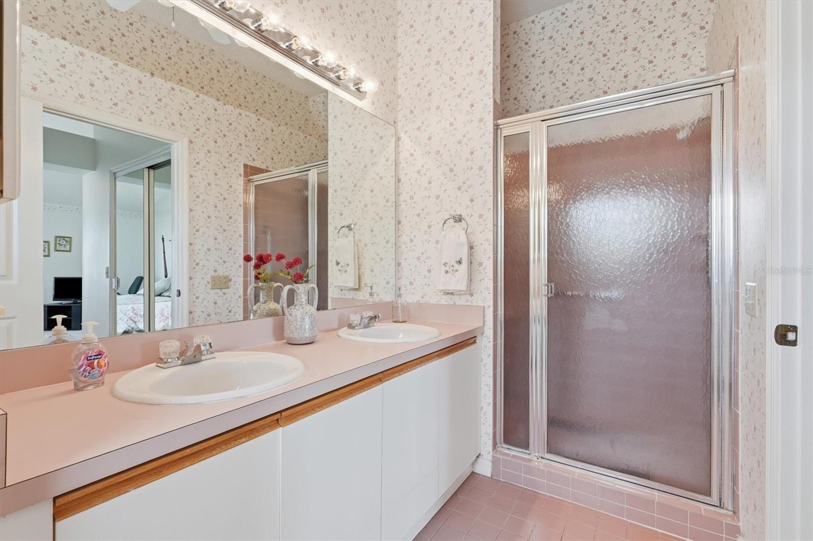 LADY LAKE ORANGE BLOSSOM GARDENS UNIT 14 - Residential