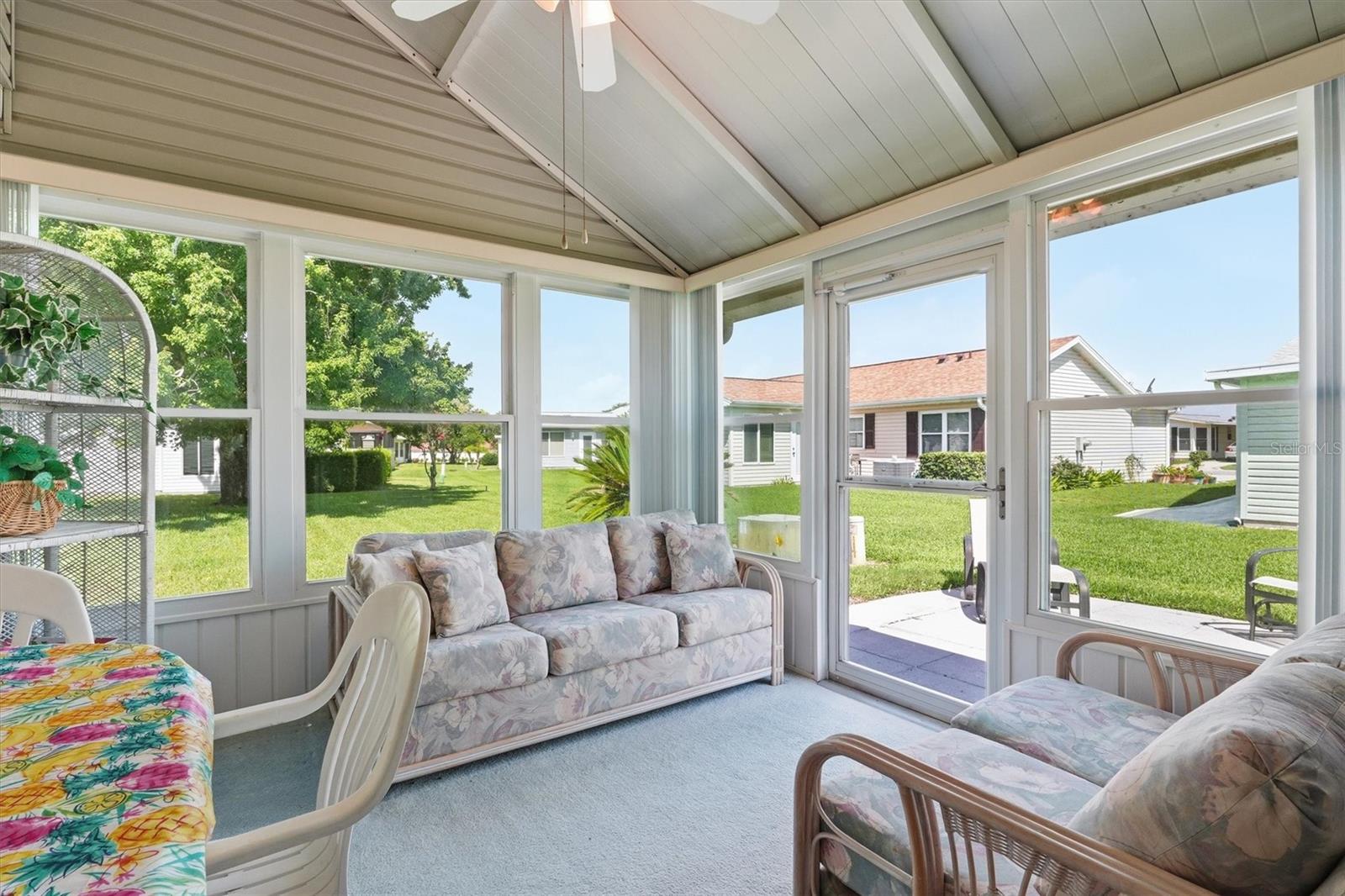 LADY LAKE ORANGE BLOSSOM GARDENS UNIT 14 - Residential