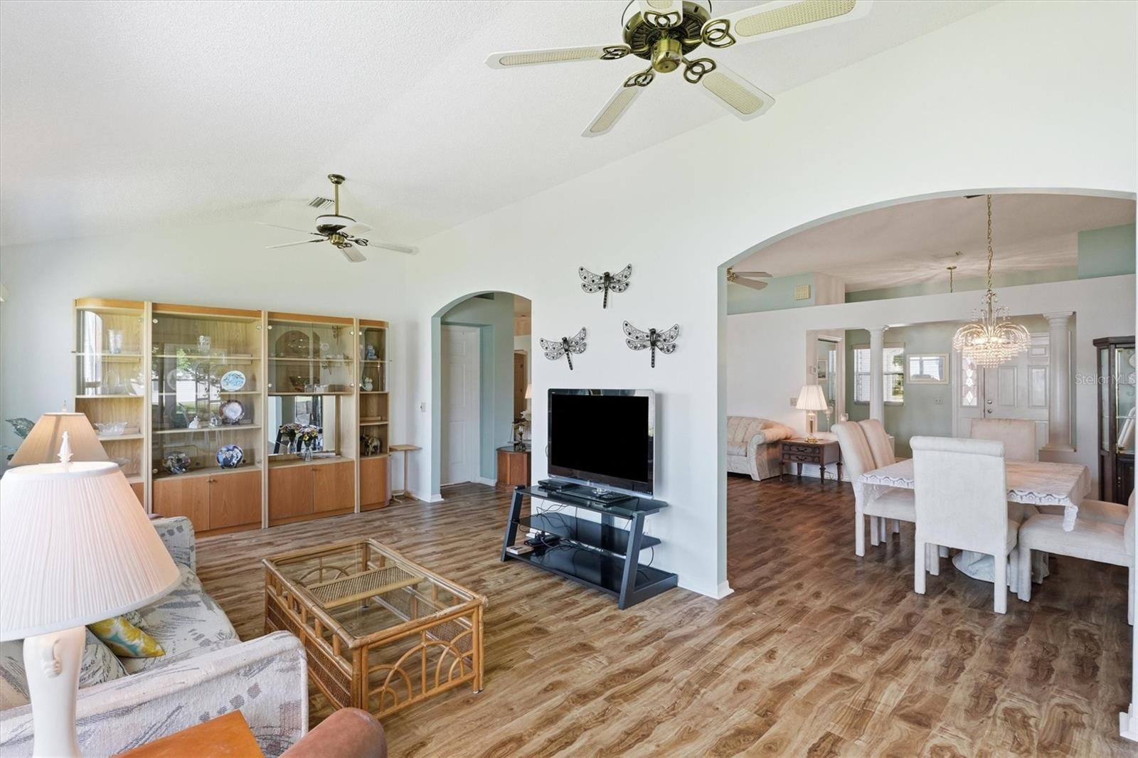 LADY LAKE ORANGE BLOSSOM GARDENS UNIT 14 - Residential