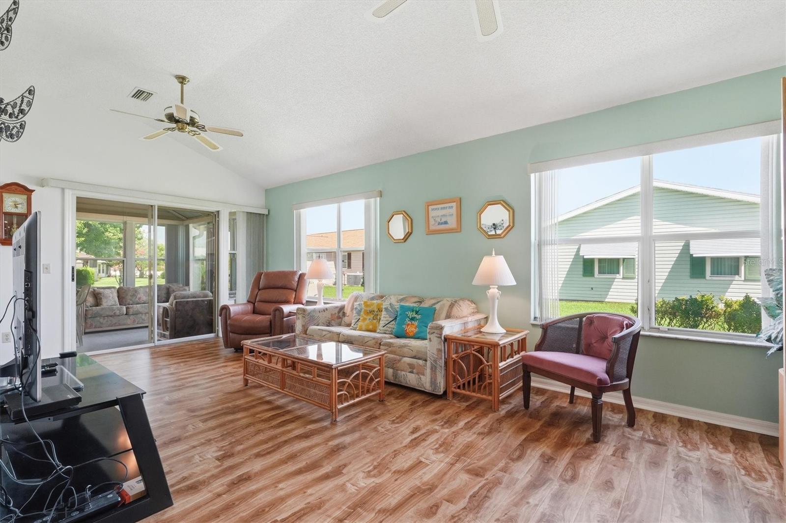 LADY LAKE ORANGE BLOSSOM GARDENS UNIT 14 - Residential