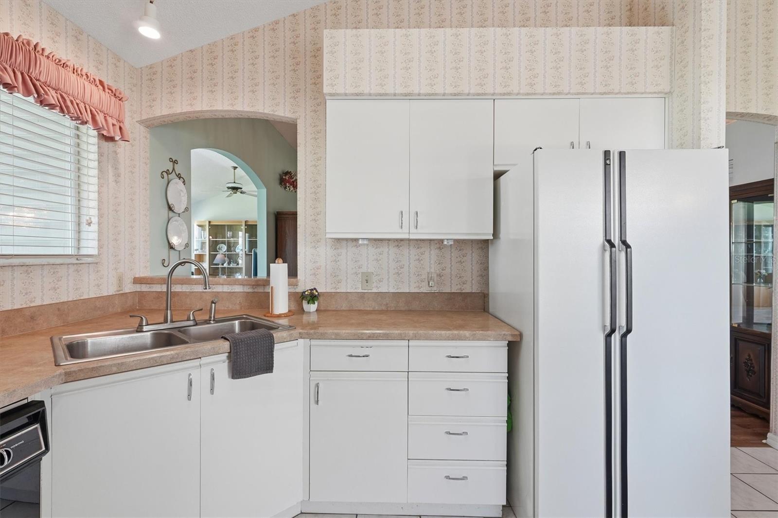 LADY LAKE ORANGE BLOSSOM GARDENS UNIT 14 - Residential