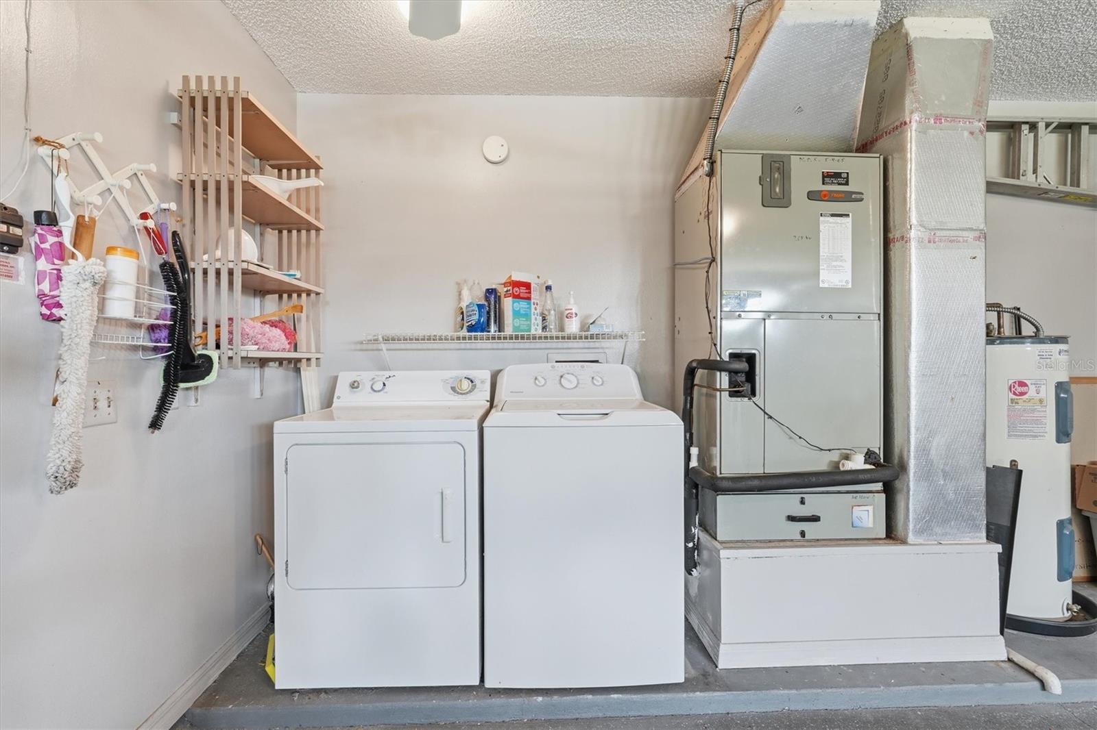 LADY LAKE ORANGE BLOSSOM GARDENS UNIT 14 - Residential