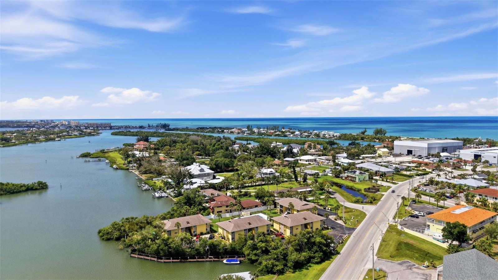 LYONS COVE - Residential