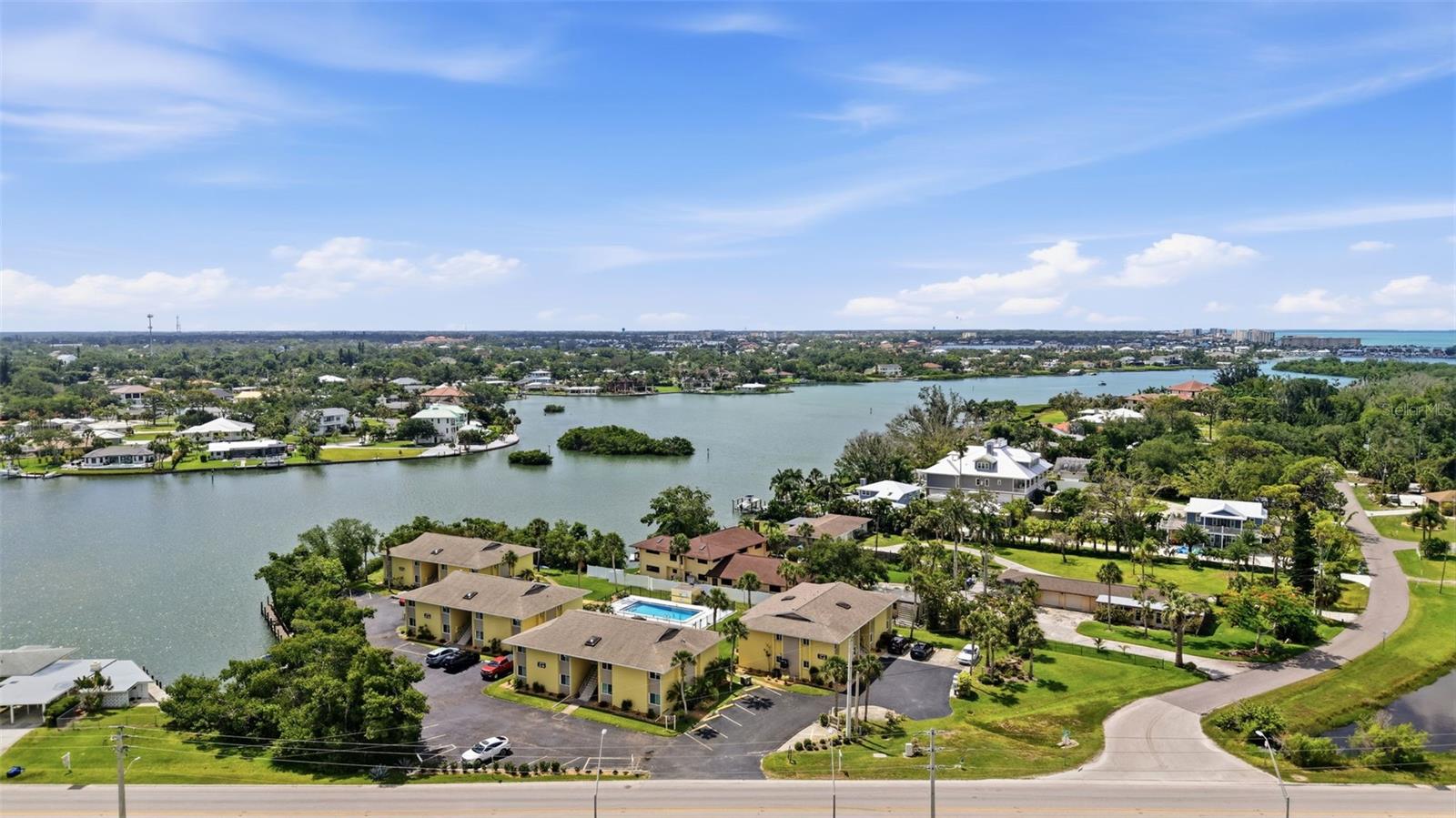 LYONS COVE - Residential