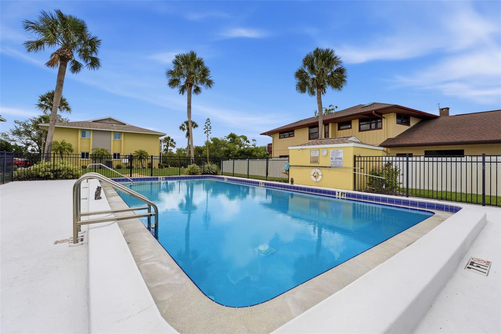 LYONS COVE - Residential