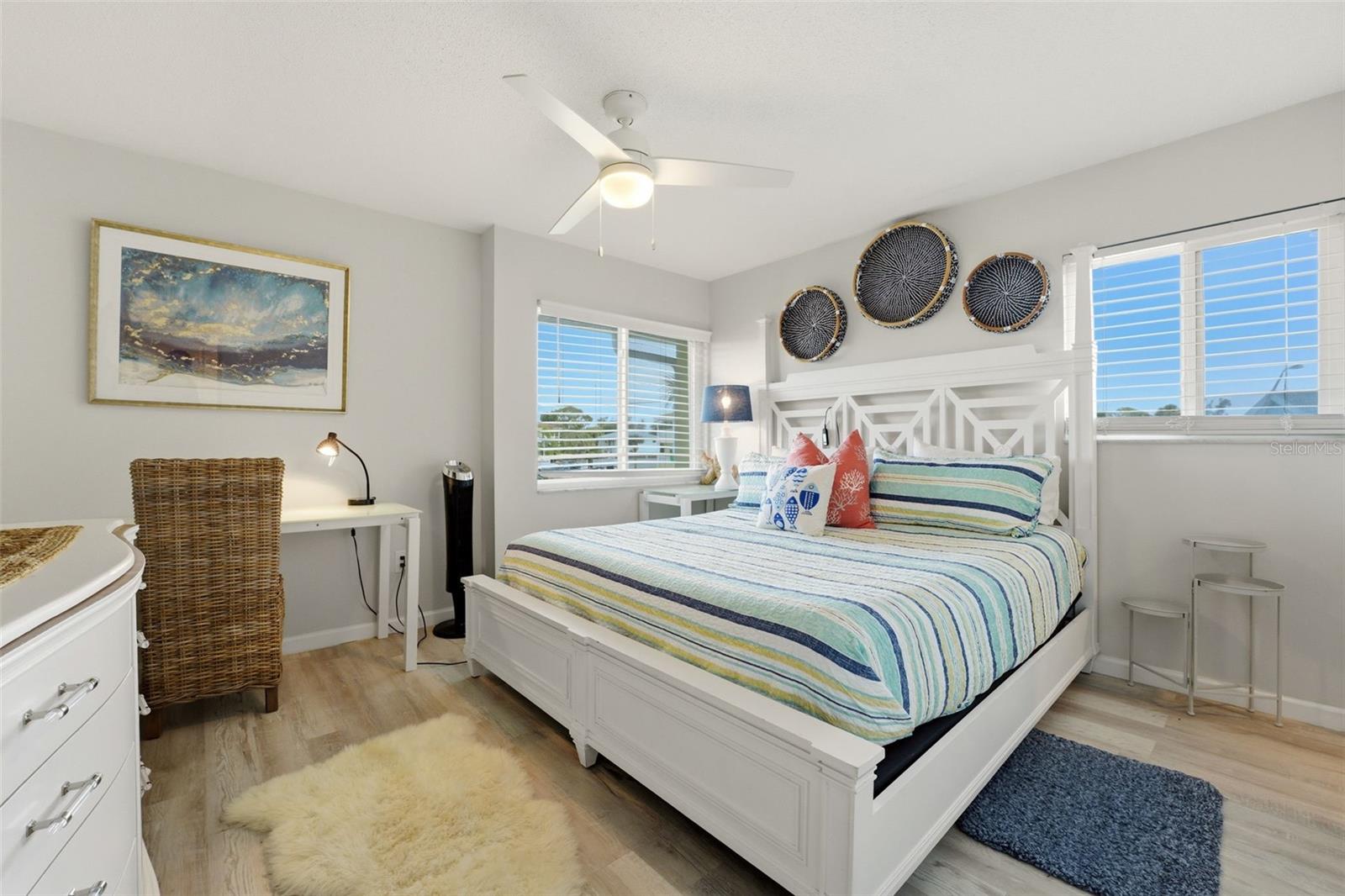 LYONS COVE - Residential