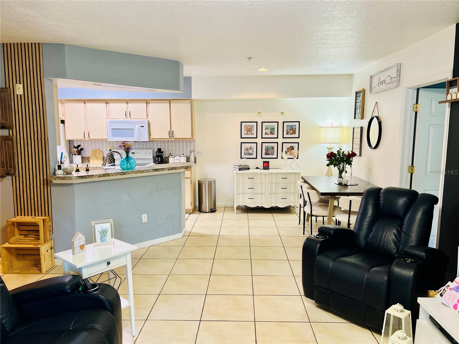 CREST AT WATERFORD LAKES CONDO - Residential