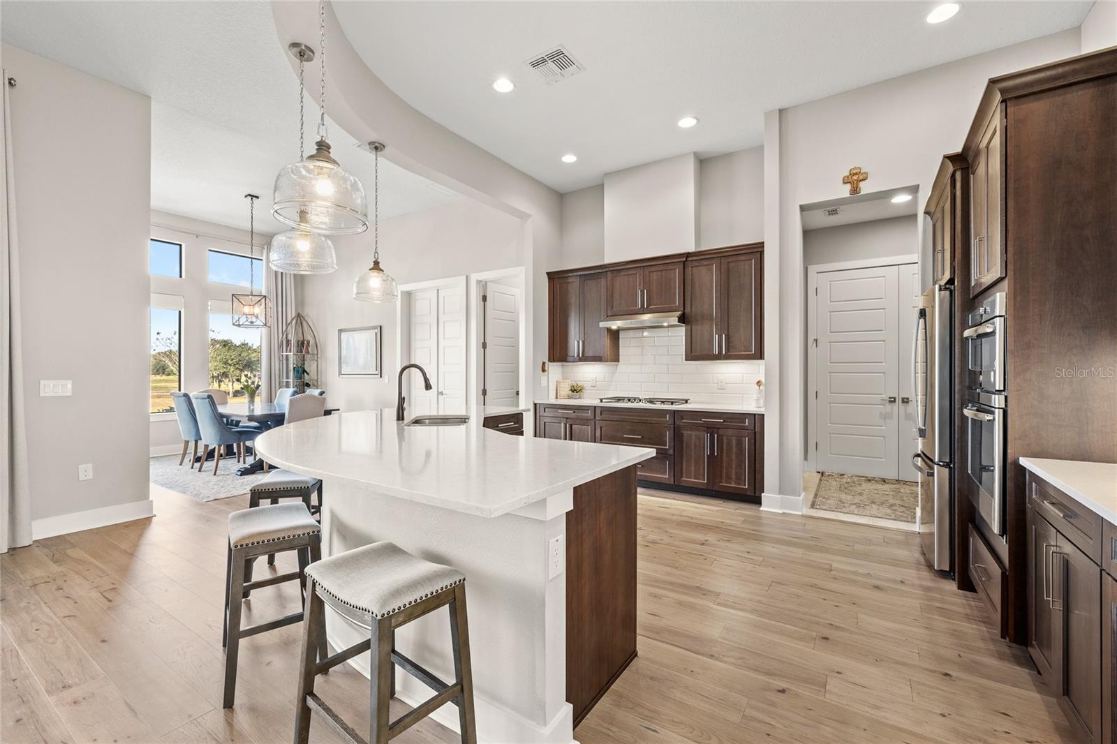 HEATHROW COUNTRY ESTATE - Residential