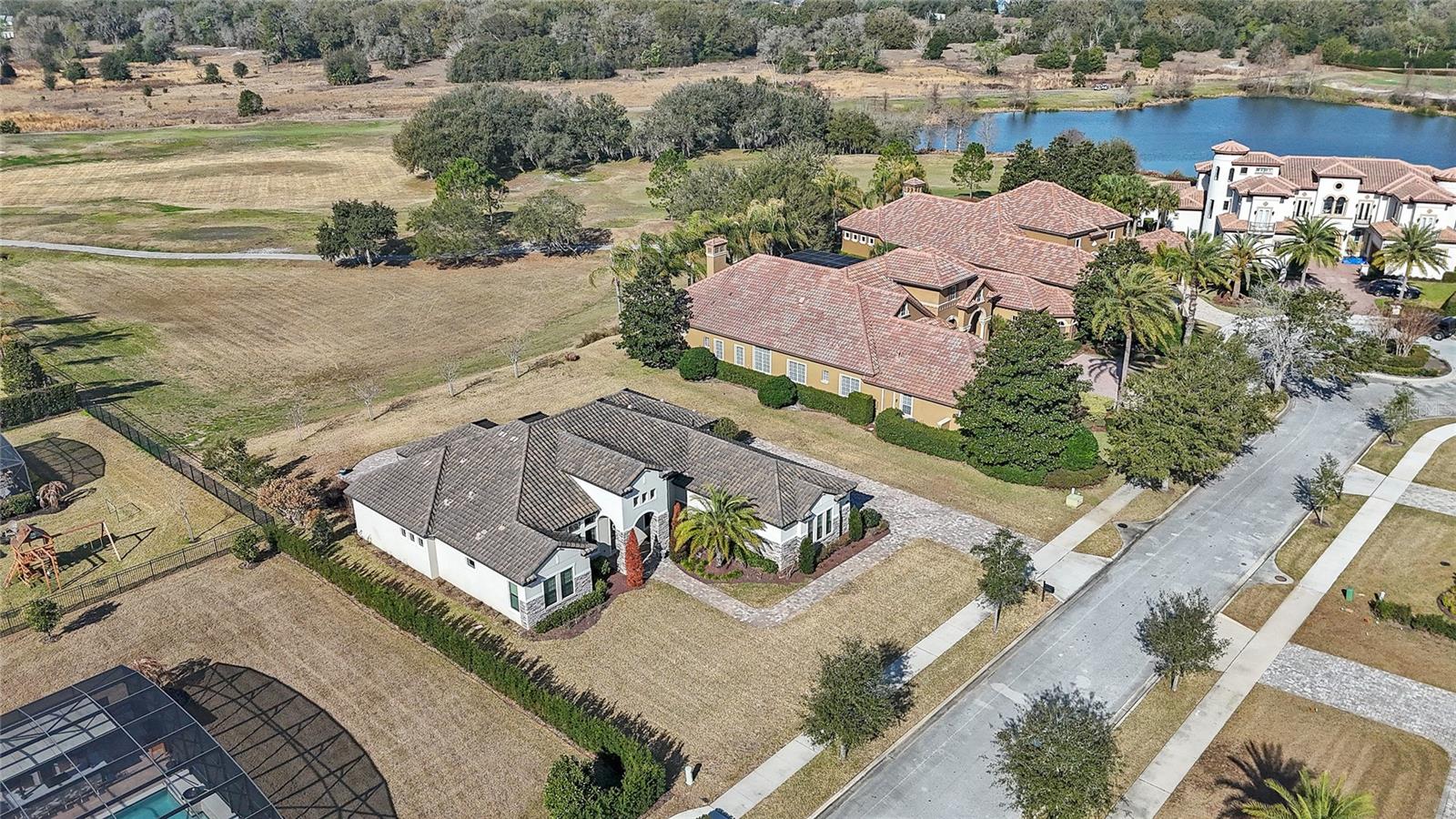 HEATHROW COUNTRY ESTATE - Residential