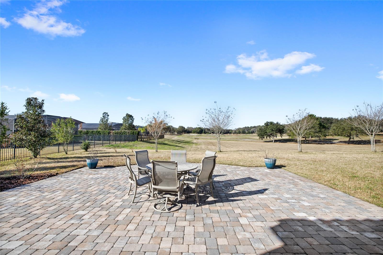 HEATHROW COUNTRY ESTATE - Residential