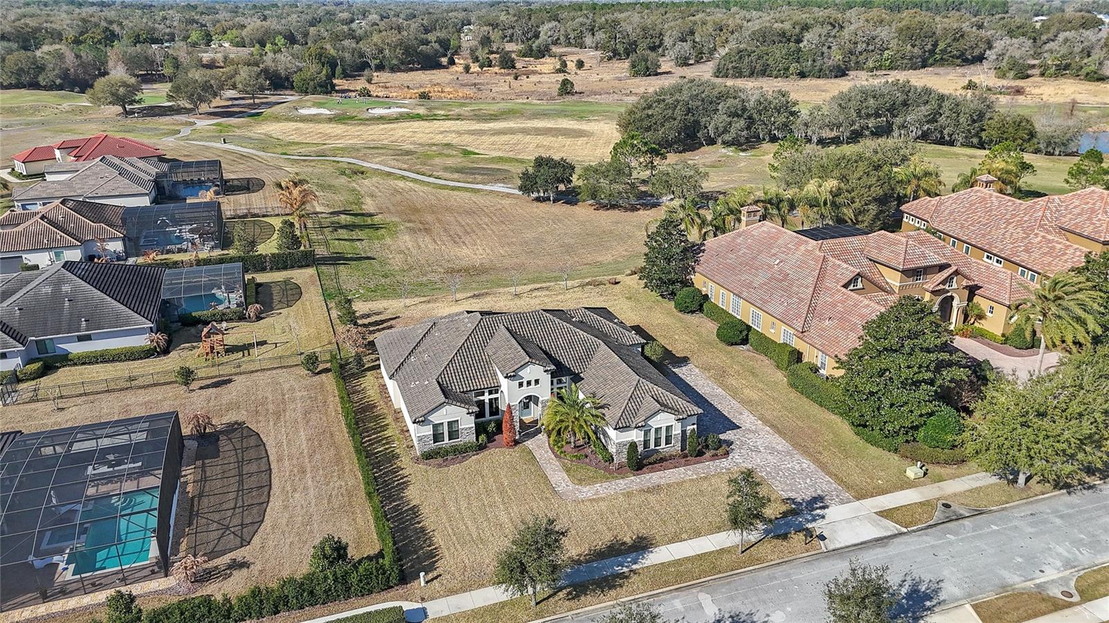 HEATHROW COUNTRY ESTATE - Residential