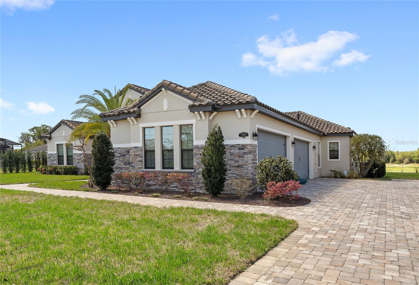 HEATHROW COUNTRY ESTATE - Residential