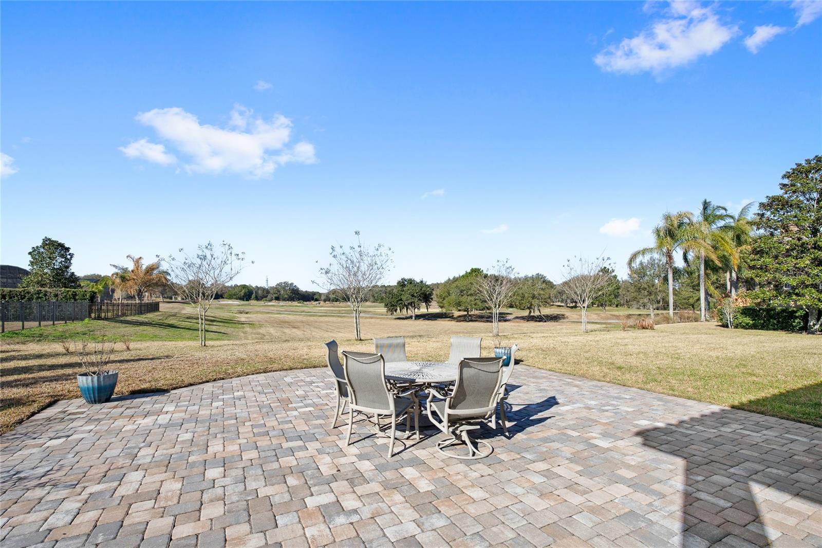 HEATHROW COUNTRY ESTATE - Residential