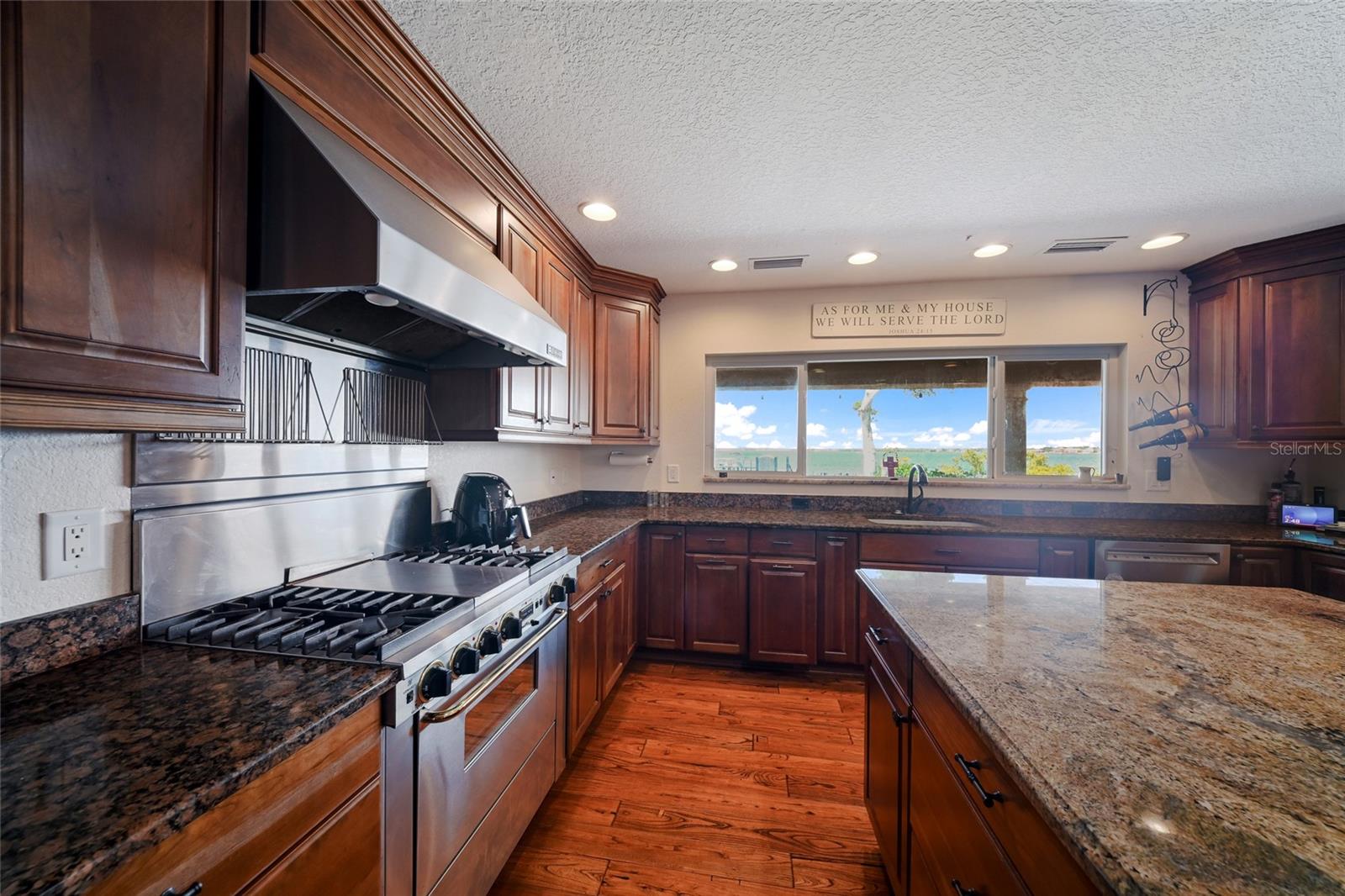 ACREAGE - Residential