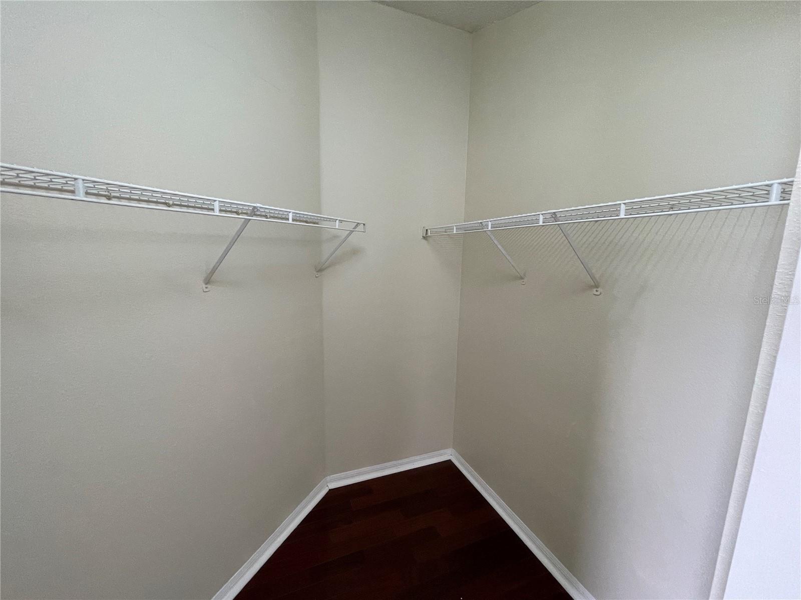 ANDOVER CAY PH 01 44/98 - Residential Lease