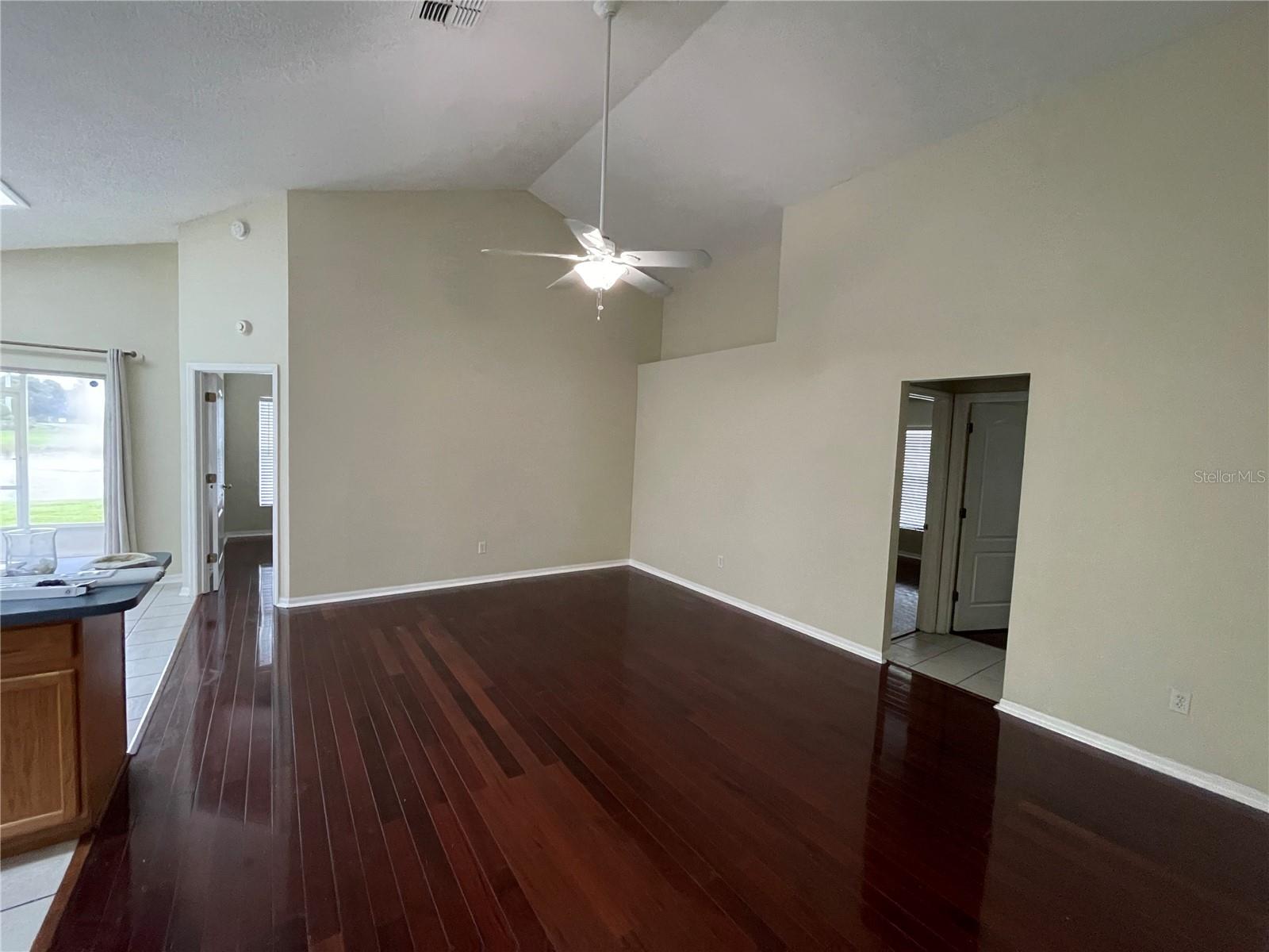 ANDOVER CAY PH 01 44/98 - Residential Lease