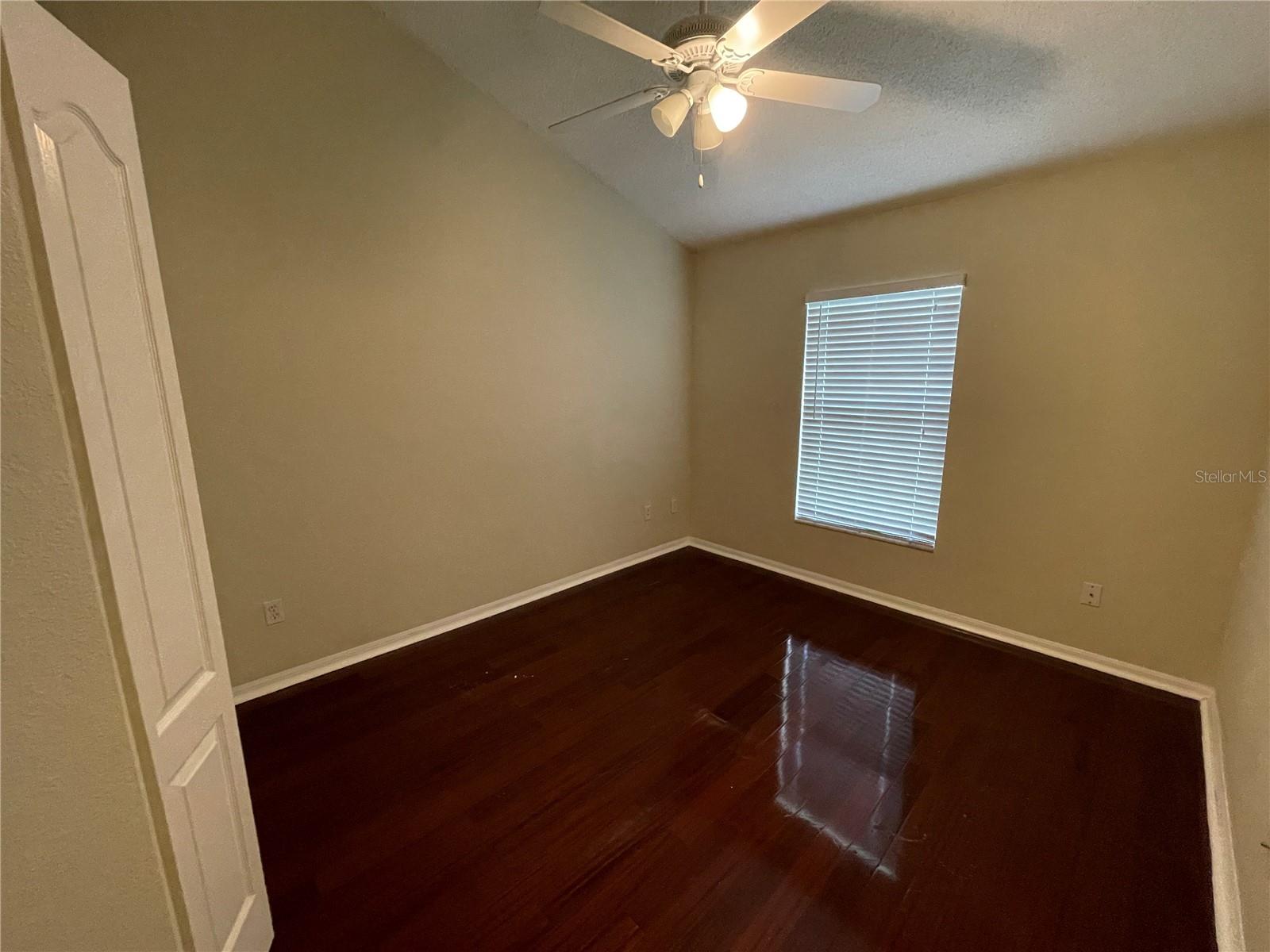 ANDOVER CAY PH 01 44/98 - Residential Lease