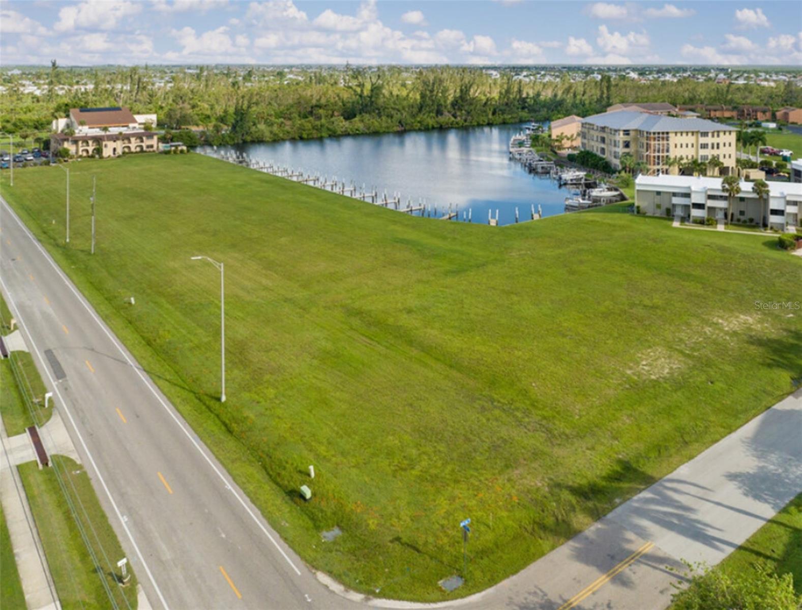 PUNTA GORDA ISLES SEC 14 - Land
