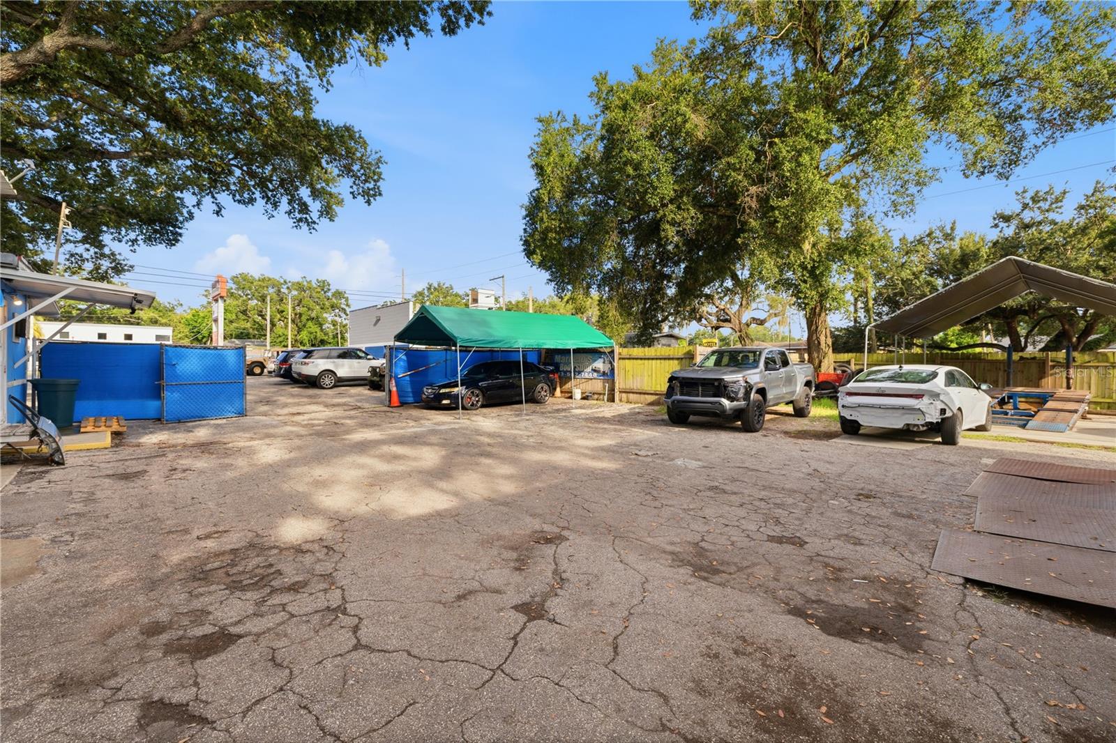 OAKWOOD - Commercial Sale