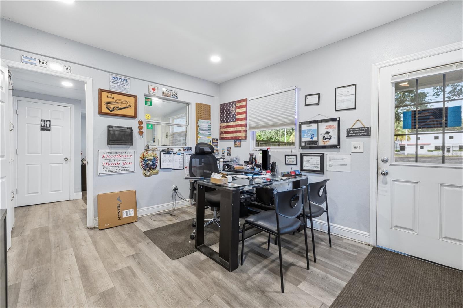 OAKWOOD - Commercial Sale