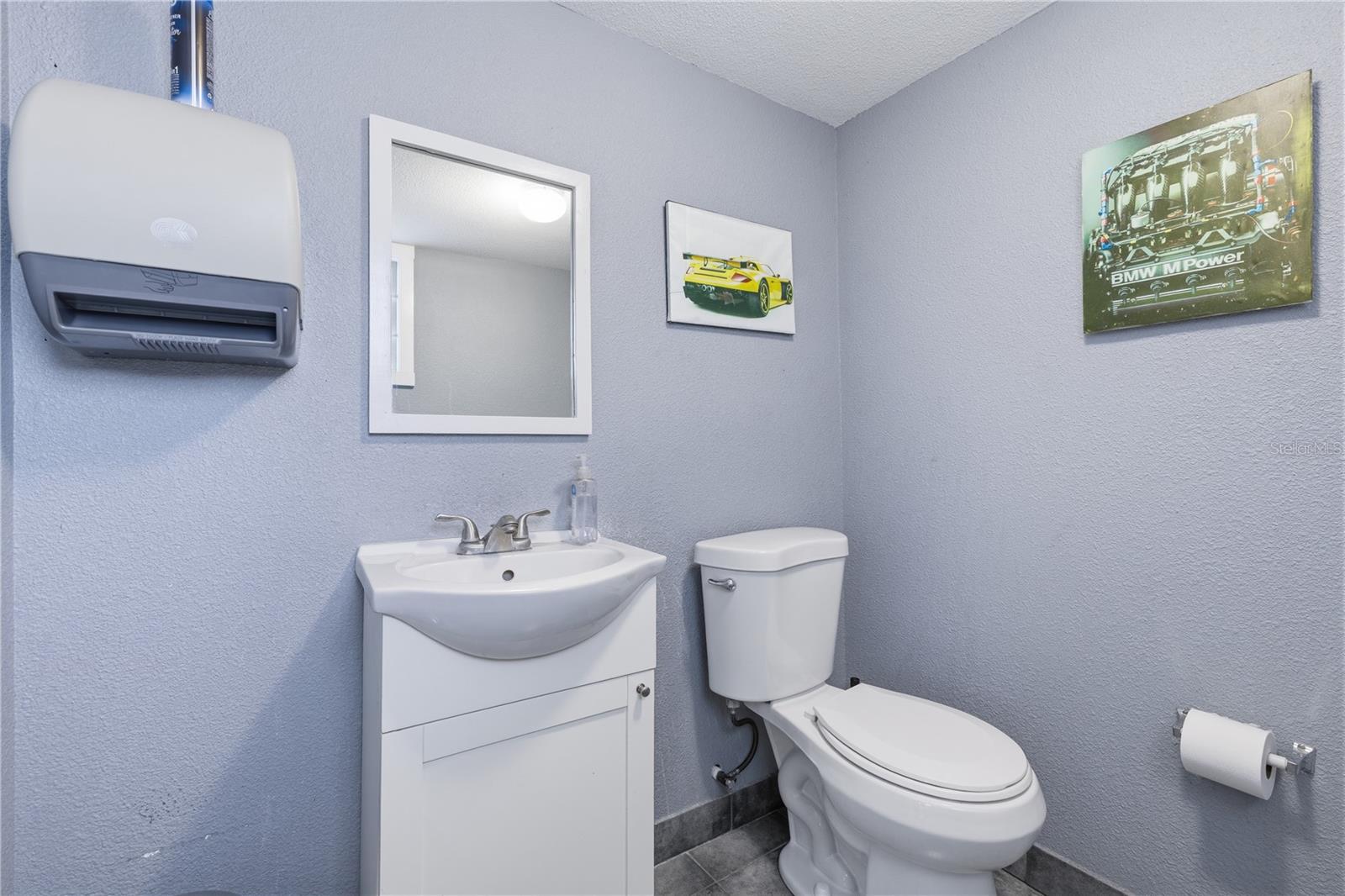 OAKWOOD - Commercial Sale