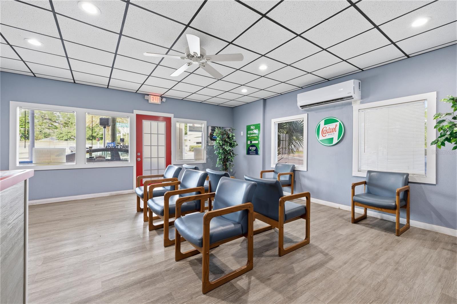 OAKWOOD - Commercial Sale